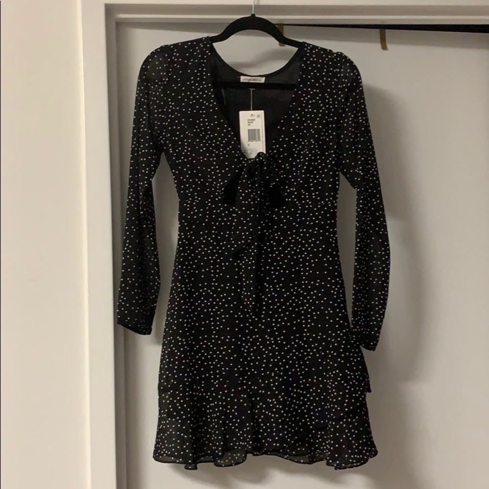 Slim polka dot tie front dress